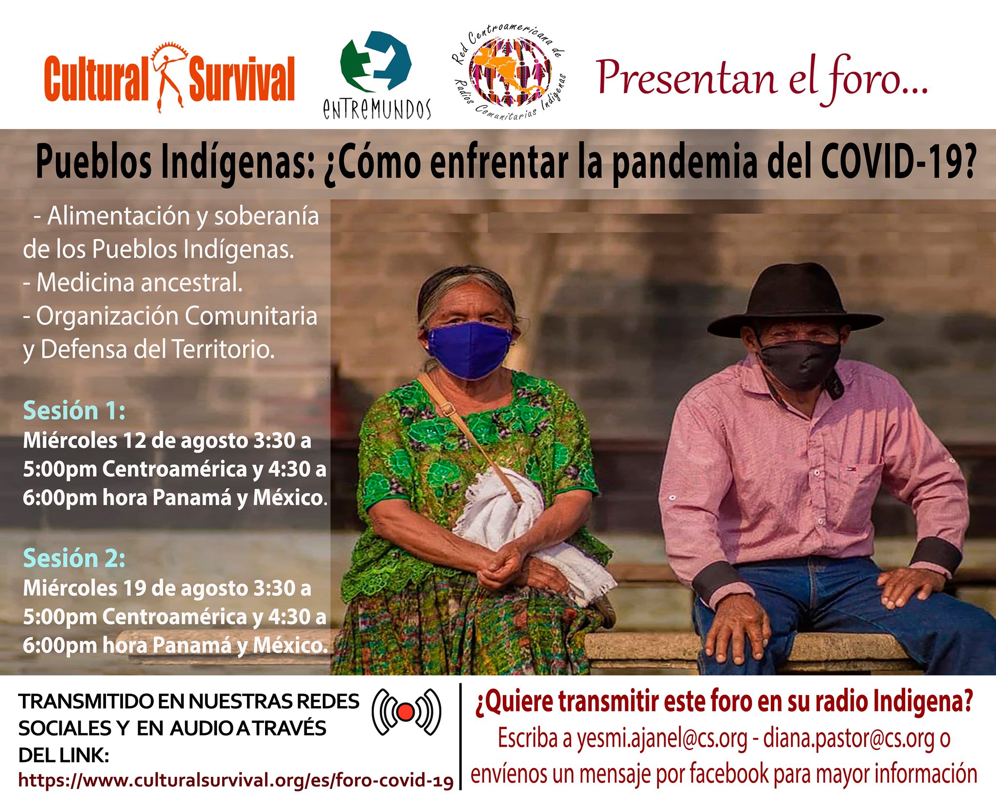 Fotografía de una mujer con un vestido verde con una máscara azul y un hombre con una camisa rosa con una máscara negra.