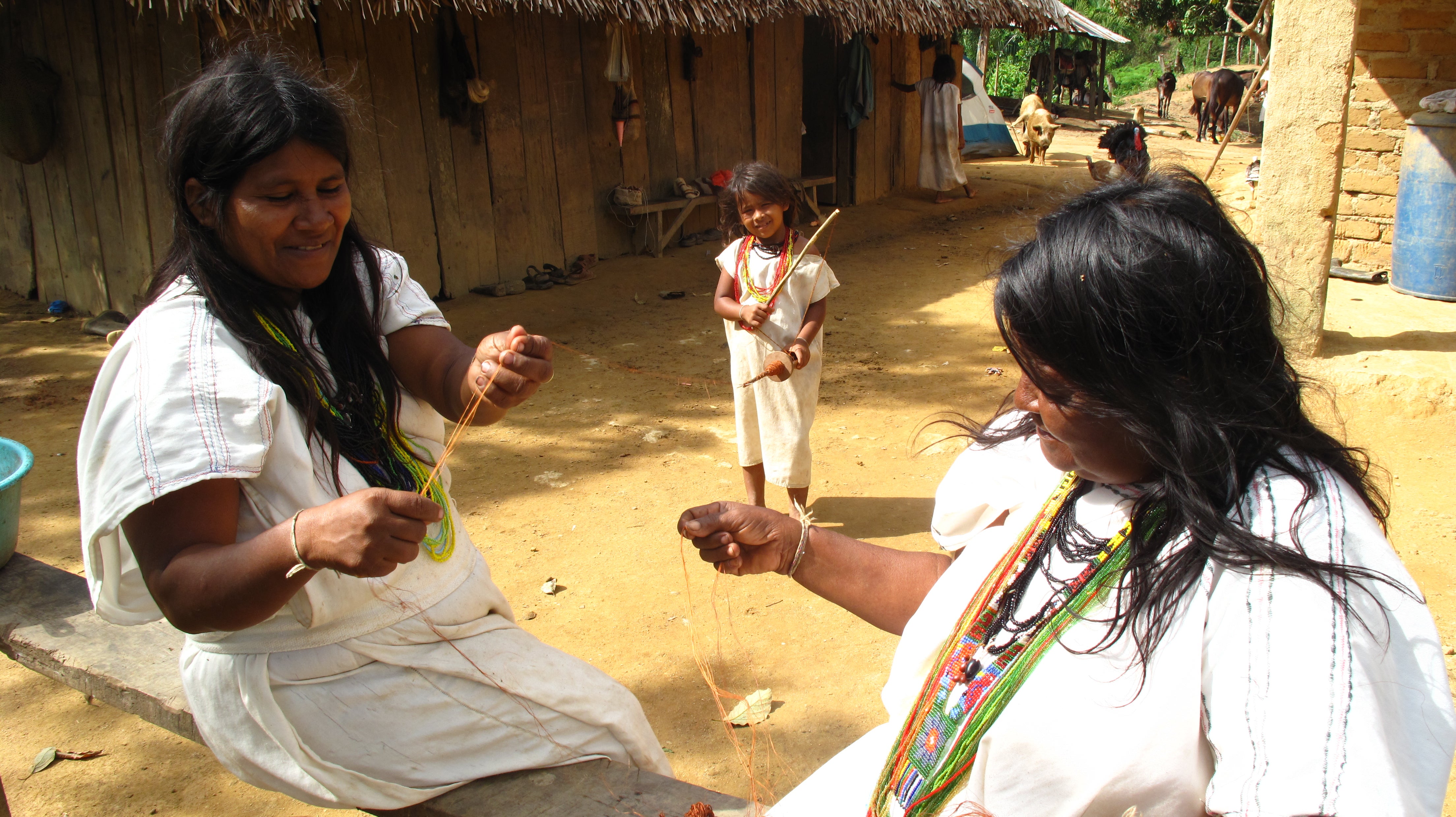 Weavers and Sculptors from Colombia to Zimbabwe Showcase Artwork in