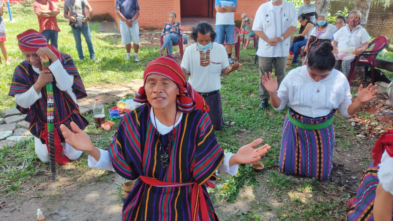 Radio Sensunat: Broadcasting to Revitalize the Nahuat Language in El