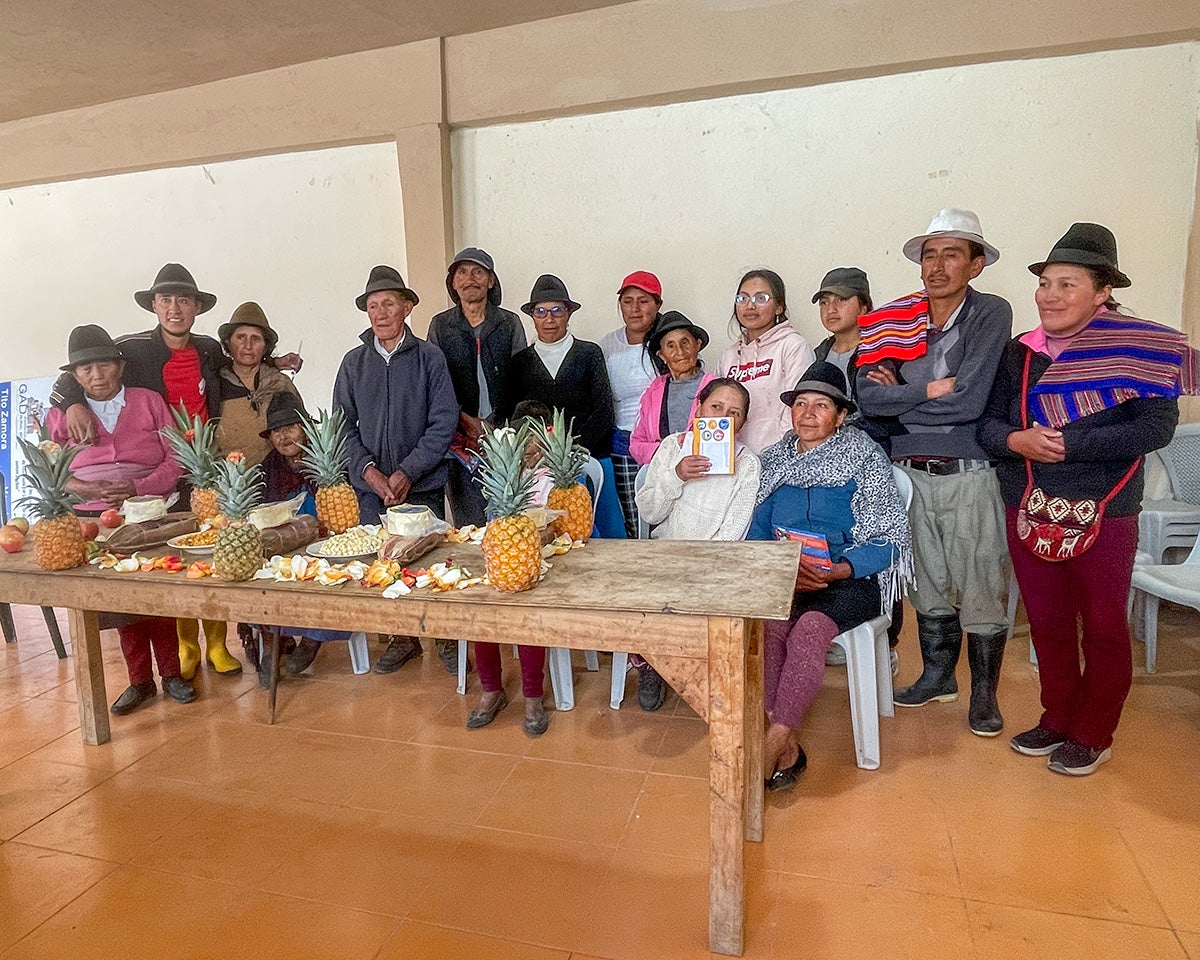 Isinliví Women's Collective